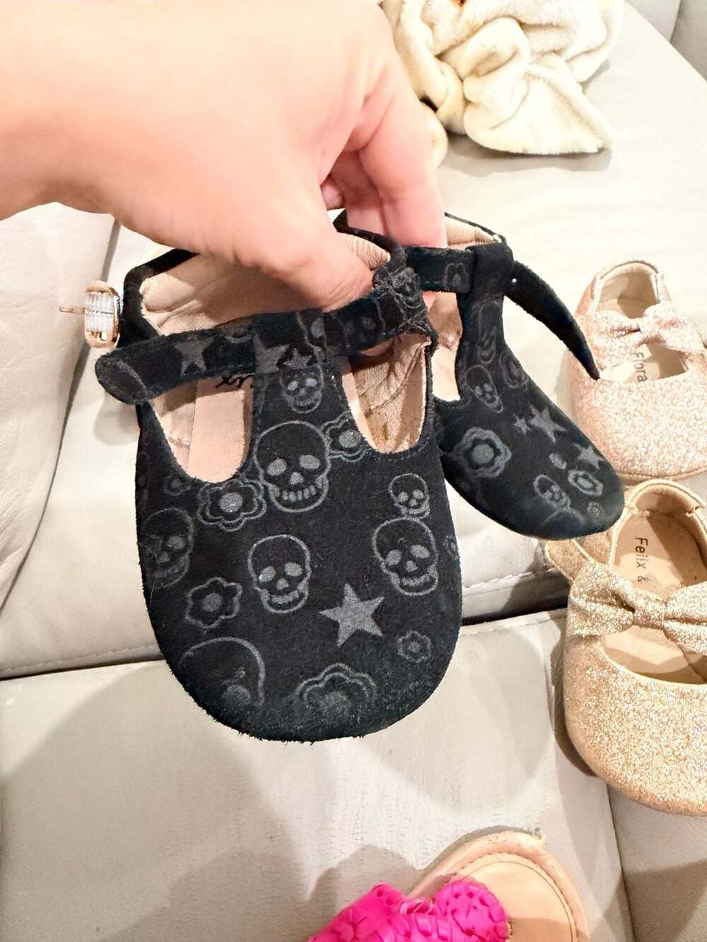 Monkey Feet T-Strap Shoes Size 18-24M Black Skull Suede
